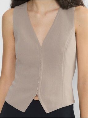 Aritzia Vest (new with tags)